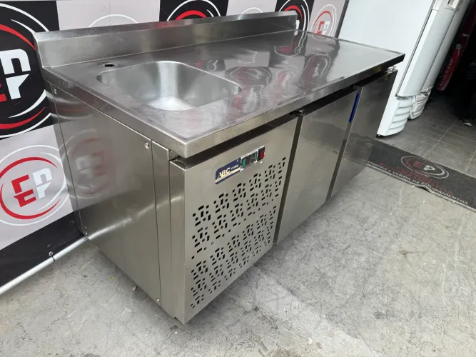 VENDO UM BALCÃO REFRIGERADO 2 PORTAS C/PIA ABCcook