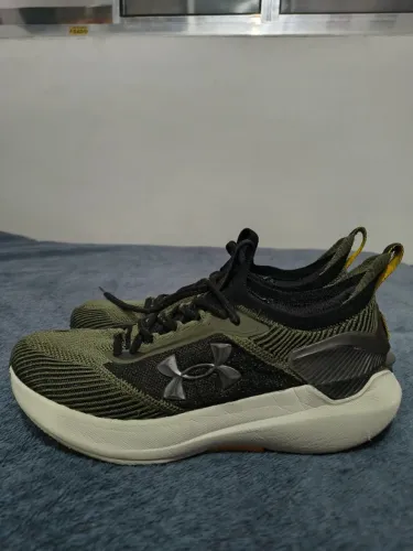 Tênis Under Armour Charged Hit SE Verde - Nº 38 BR