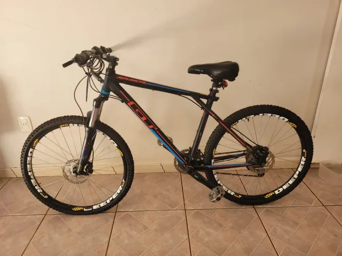 Bicicleta GT Avalanche Aro 29 - Excelente estado!