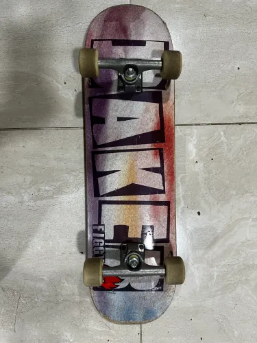 Skate montado a dedo