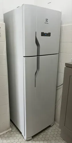 Geladeira semi-nova