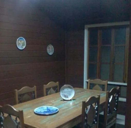 Mesa em madeira de demolição 