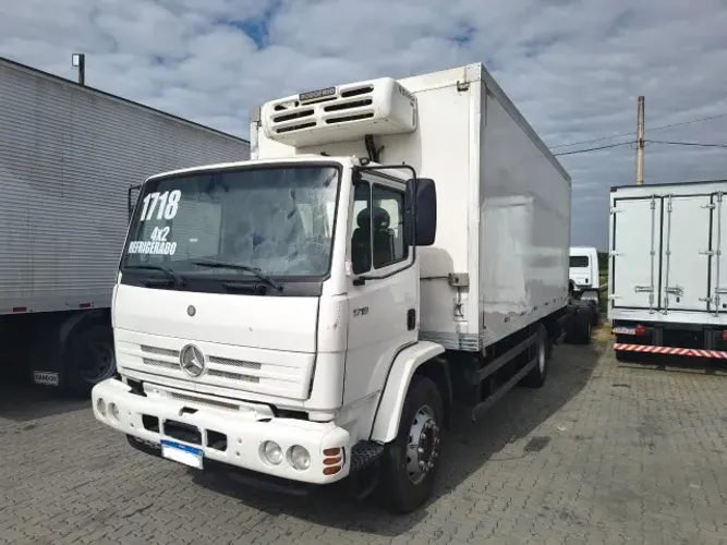Vendo MERCEDES-BENZ ATEGO 1718 REFRIGERADO - 2011