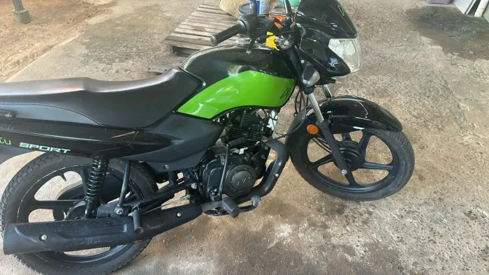 Vendo moto para quem quer trabalhar e ter um veículo próprio e com toda a documentação
