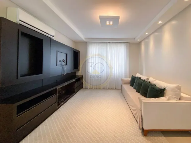 Apartamento mobiliado com 03 suítes à venda na região central de Balneário Camboriú