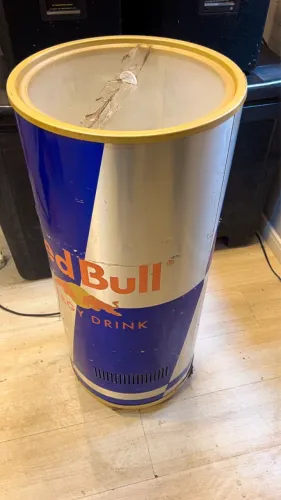 Geladeira Red Bull