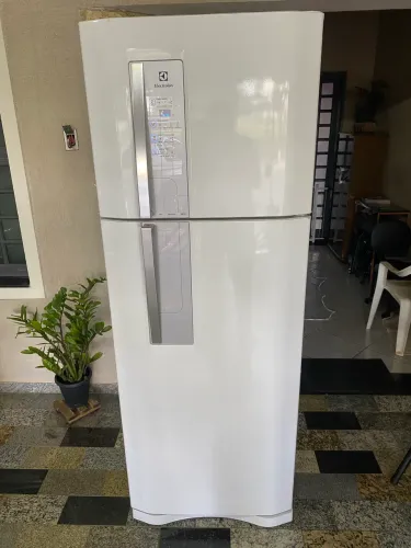 Geladeira Eletrolux funcionando perfeitamente