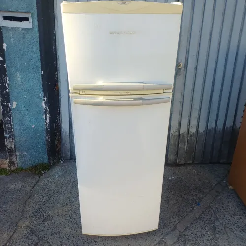 Vendo geladeira brm35 volt 220v