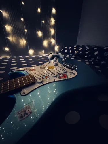 Guitarra/ troco por guitarra explorer
