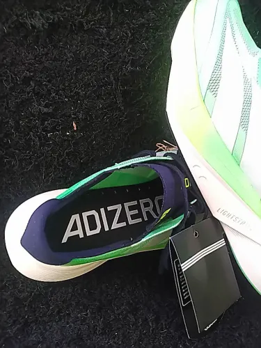 Tênis Adidas Adizero Drive