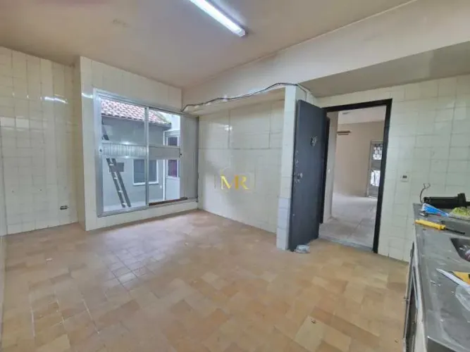 Casa de Rua à Venda - 4 Dormitórios (1 Suíte) - Freguesia - 468 m² com Piscina e Edícula I