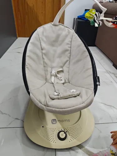 Cadeira de balanço automática 4 moms