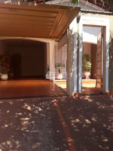 Casa Padrão à venda em Jardim Beatriz, Igarapava - 3 dormitórios, suíte, edícula