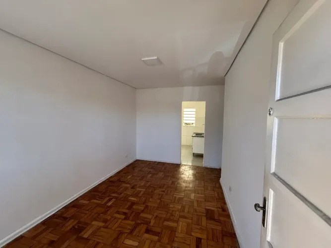 Casa com quintal grande e reformada!