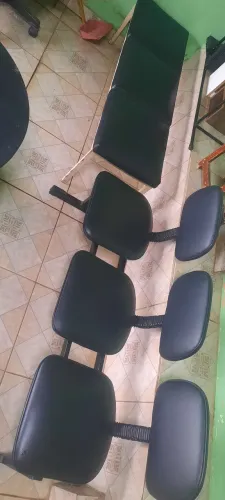 Cadeira de espera e banco
