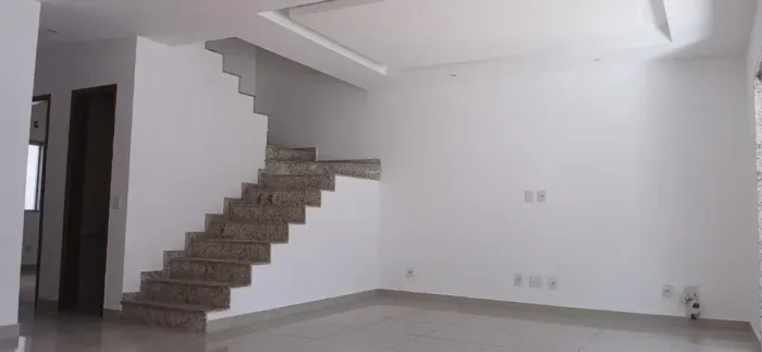Imóvel para aluguel possui 190 metros quadrados com 4 quartos
