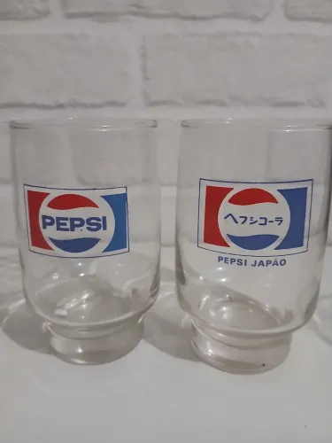 2 Copos Pepsi de vidro Paises Brasil e Japão anos 80