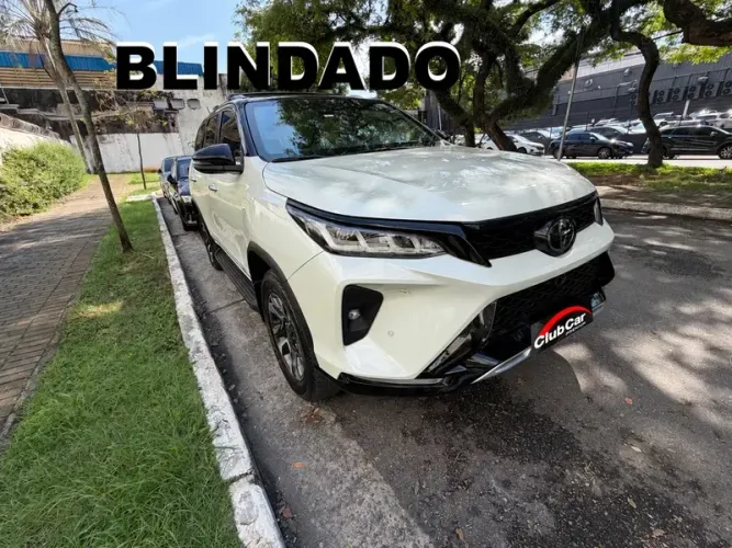 Toyota Hilux SW4 Diamond 2.8 TB 4X4 Die. Aut. 2022