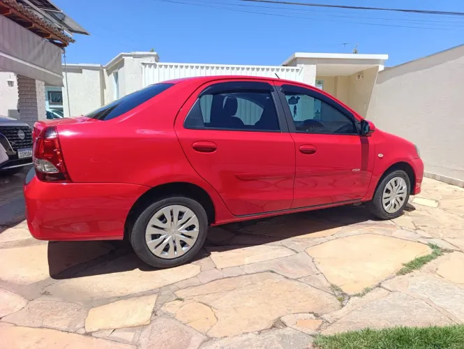 Toyota Etios X Sedan 1.5 Flex 16V 4P Mec. 2021