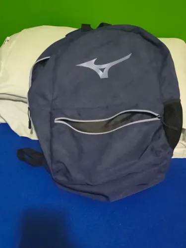 Mochila Mizuno azul semi nova