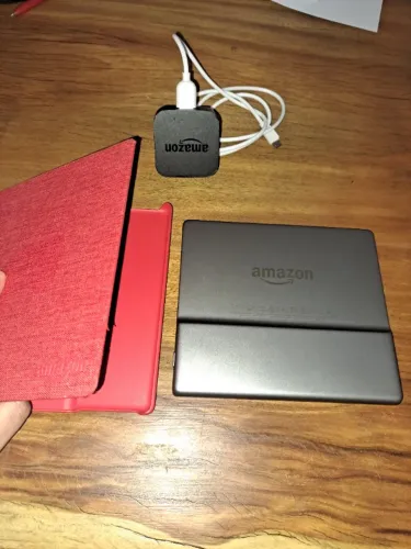 Kindle Oasis 10 Excelente Estado. Carregador Original Amazon e capa Magnética