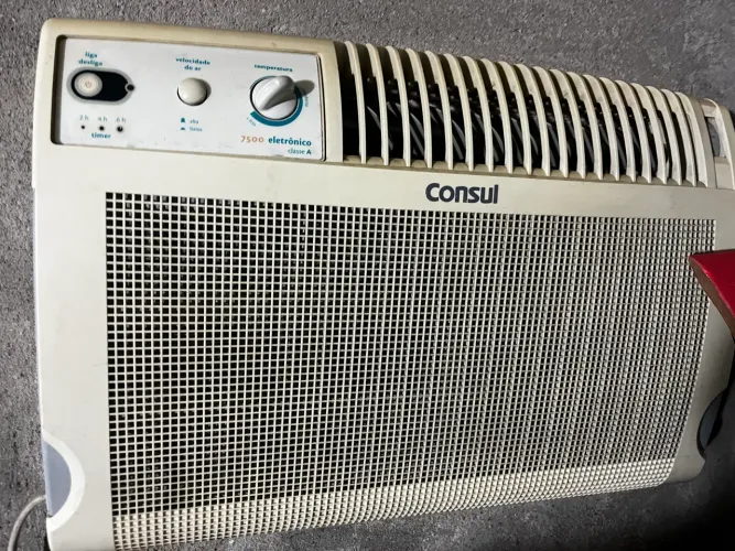 Ar parede Consul funcionando perfeitamente, recém revisado