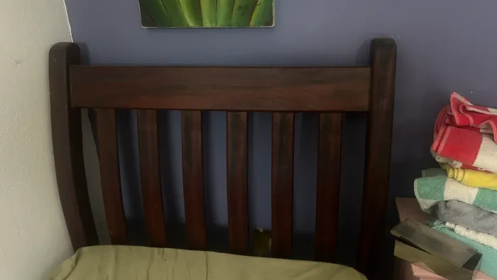 Cama solteiro madeira maciça 