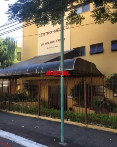 Centro comercial para venda possui 30 metros quadrados em Jardim Apolo I - São José dos Ca