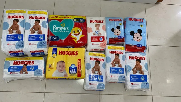 VENDO LOTE DE FRALDAS TAMANHO M - TODAS LACRADAS!?