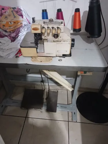Máquina de costura interlok