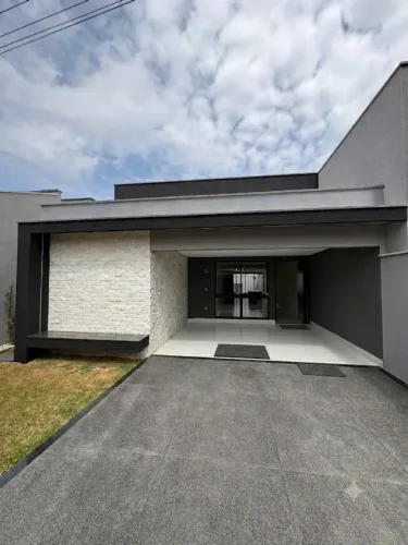 Linda casa! 3 Suítes Plenas sendo uma com Closet - Área Gourmet + Piscina Aquecida - Barra