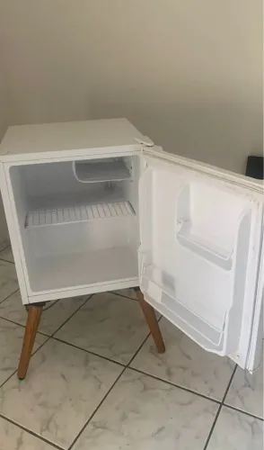 Frigobar retrátil