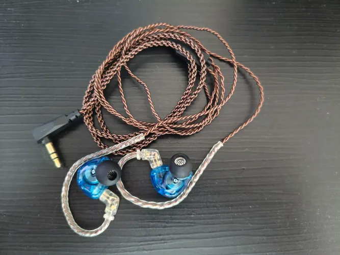 Fone de ouvido KZ-10 PRO (10 drivers) retorno de palco