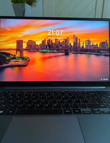 VENDO SAMSUNG GALAXY BOOK4