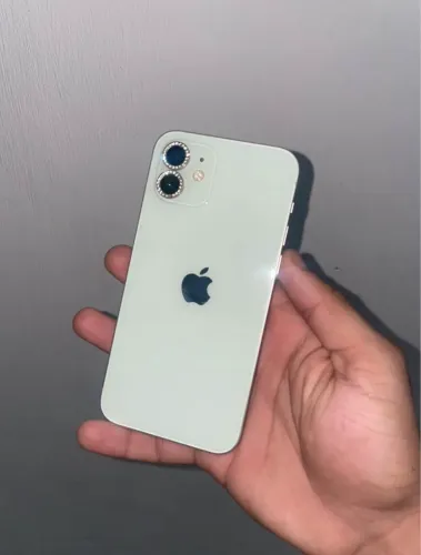 iPhone 12 semi novo 