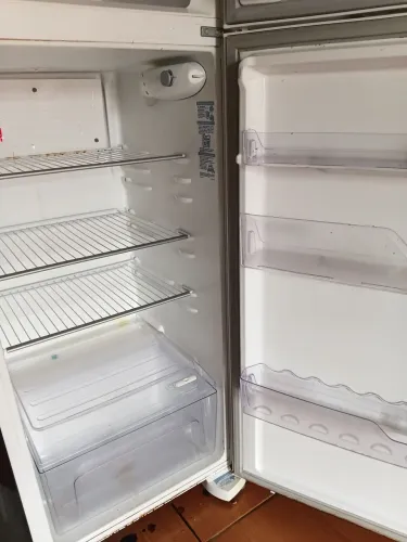 Geladeira Electrolux Dc44 (220v)