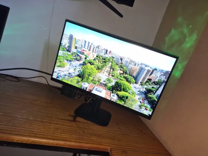 Monitor AOC 21,5 polegadas, NOVO
