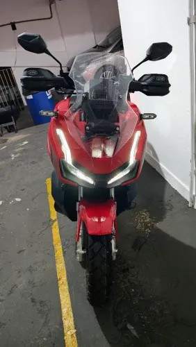 Vendo Adv150 sem detalhes + capacete