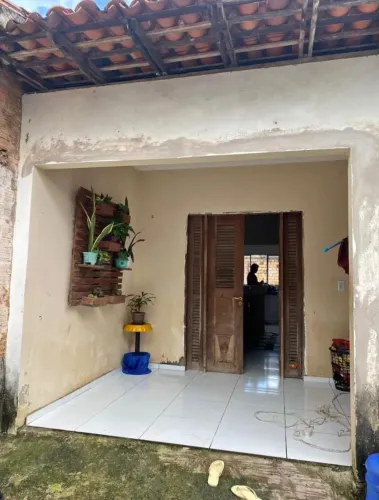 Vende-se Casa no tapanã ?