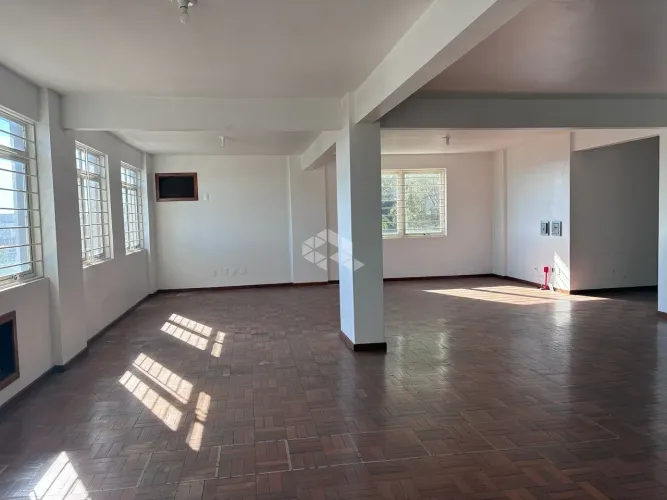 Sala Comercial à venda, no Centro de Carlos Barbosa.