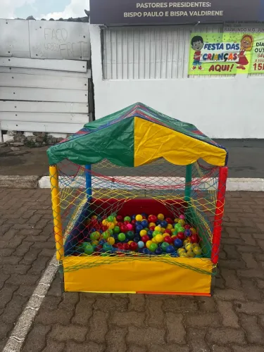Vendo piscina de bolinhas (sem as bolinhas)