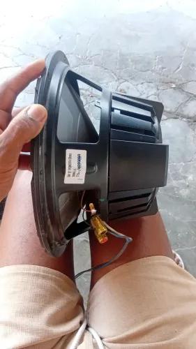 Vendo grave de 12 na caixa 350rms