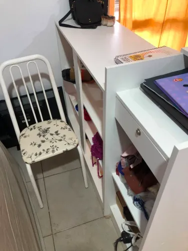 Vendo móveis de salão novo cadeira hidráulica carrinho auxiliar lavatório e balcão vidro.