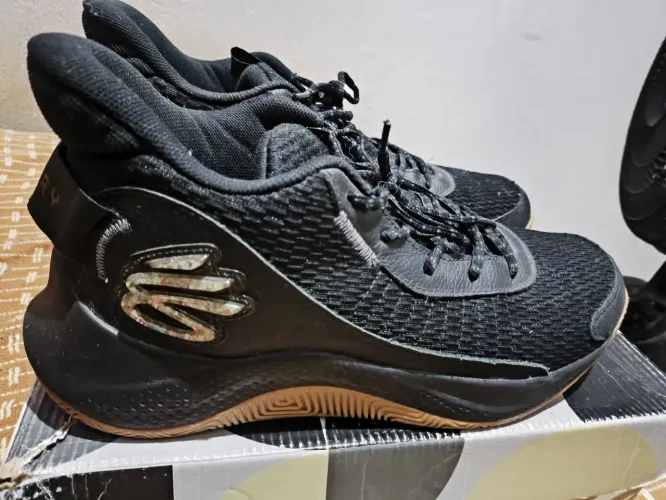 Tênis Under Armour Curry 3z7 - Preto