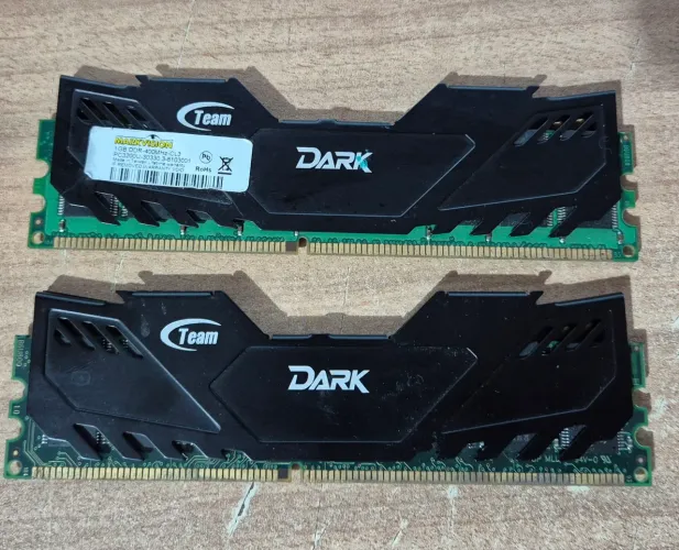 2x Memória Ram DDR400 1Gb 400mhz (Total 2gb)