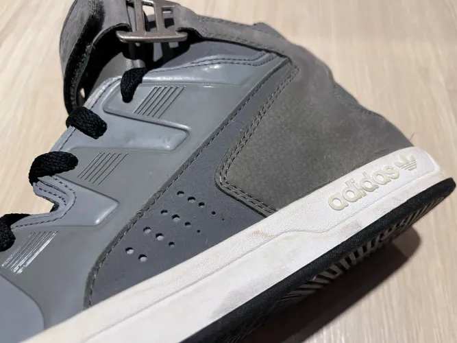 Tênis Adidas Cano Alto Cinza 40