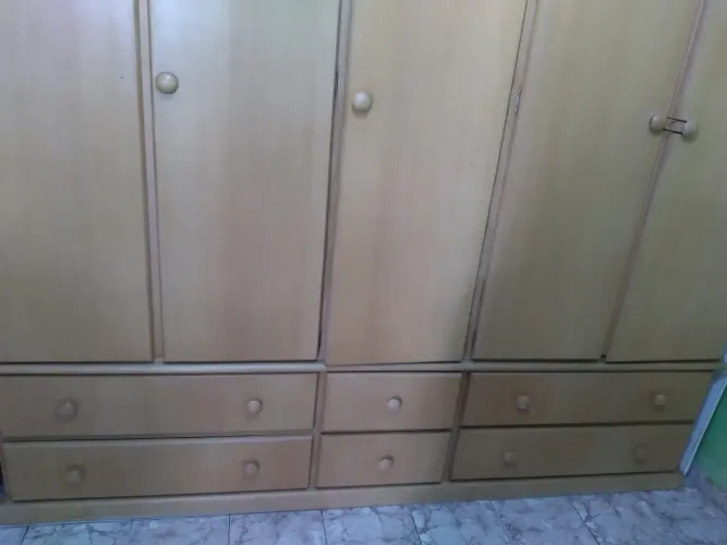 Guarda-roupas Casal (PINUS) 2,1/2 com 0,50 cm profundidade. Seis portas, seis gavetas