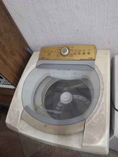 Máquina de Lavar 11kg Brastemp funcionando.
