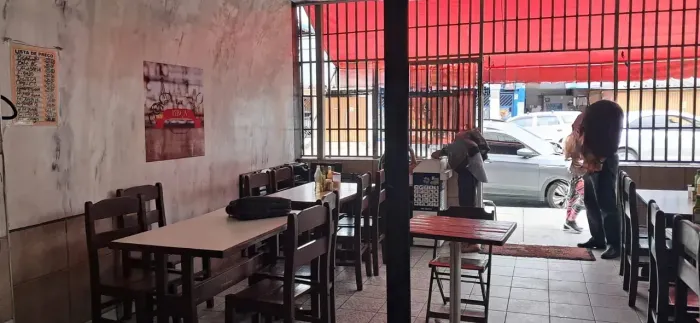 Bar de esquina em avenida de bastante movimento na Zona Leste. Ref: 2181