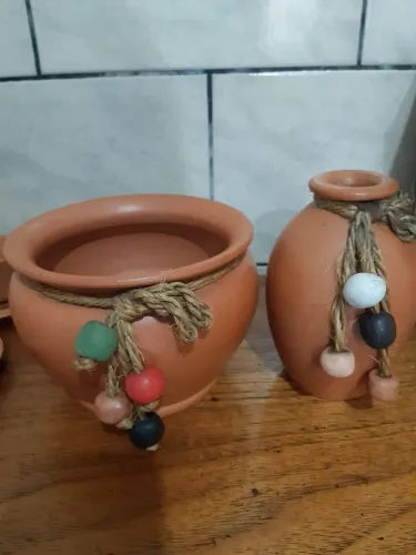 Conjunto de Vasos de Cerâmica de Barro